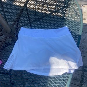 Lululemon play off the pleats skirt